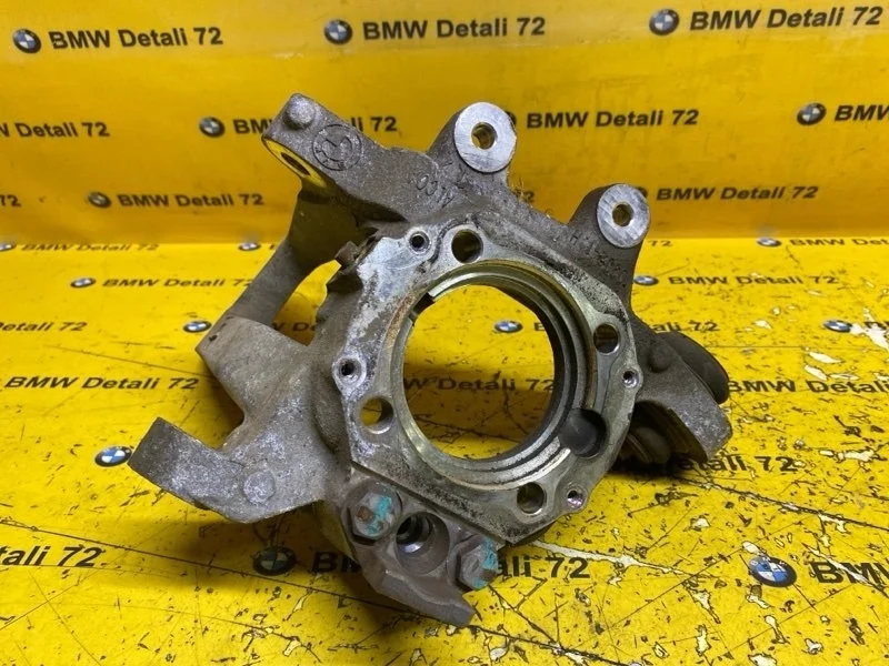 Кулак поворотный Bmw X5 2003 33321095239 E53 M54B30, задний левый