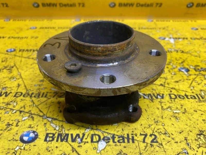 Ступица Bmw X5 2003 33411095417 E53 M54B30, задняя