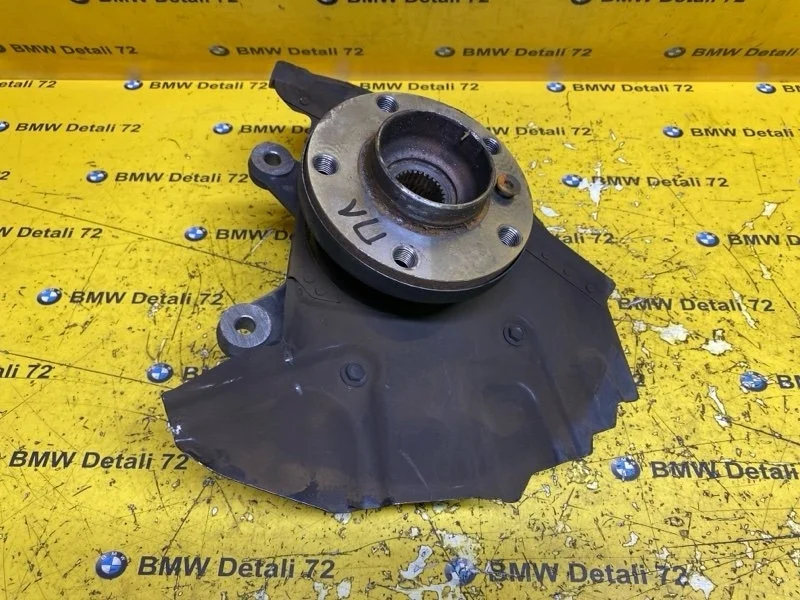 Кулак поворотный Bmw X5 2005 31216761575 E53 M54B30, передний левый