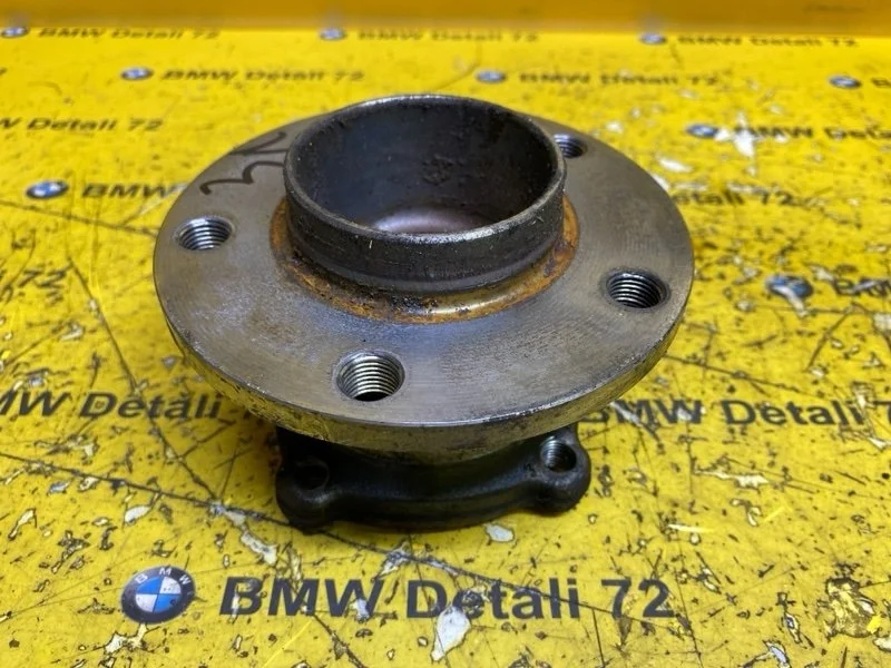 Ступица Bmw X5 2005 33411095417 E53 M54B30, задняя
