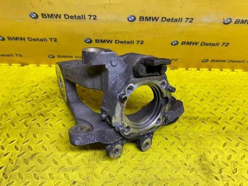 Кулак поворотный Bmw X5 2005 33321095240 E53 M54B30, задний правый