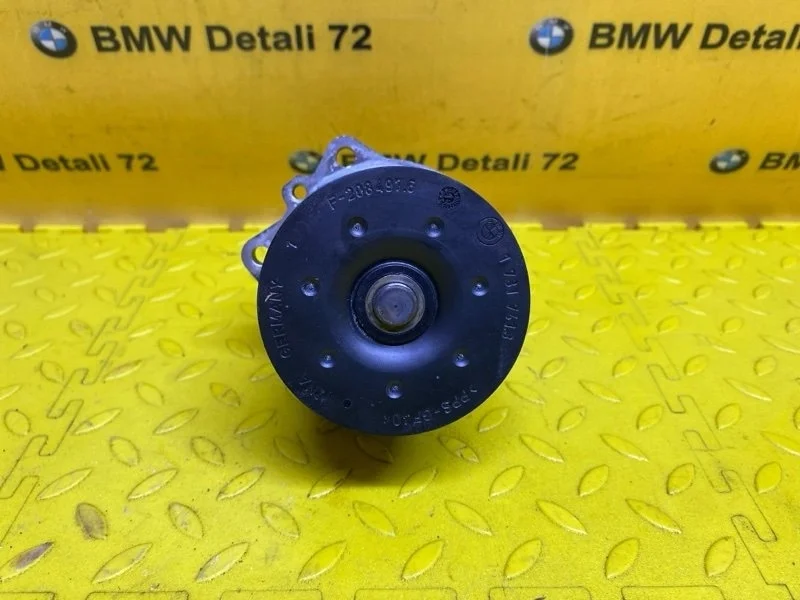 Помпа Bmw X5 2005 11517509985 E53 M54B30