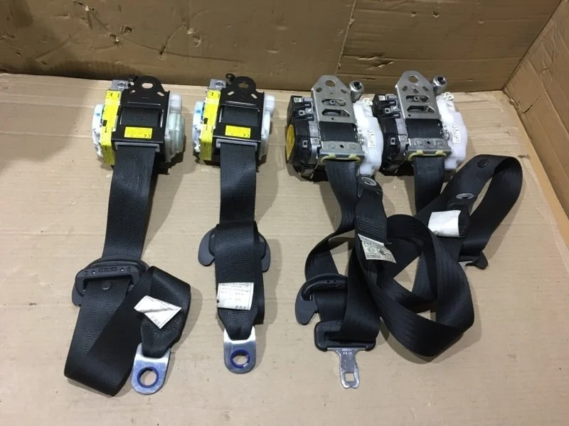 Комплект ремней безопасности Toyota Land Cruiser 2015 7322060554C0 URJ200 1VD-FTV 4.5