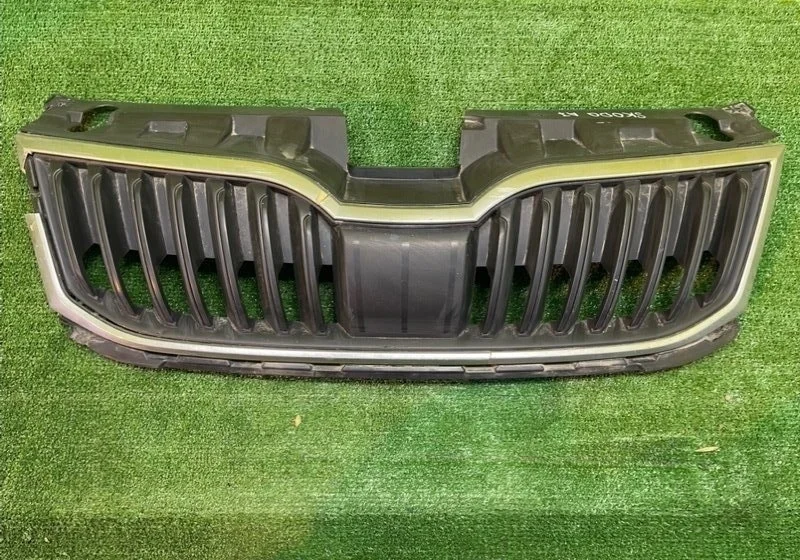 Решетка радиатора Skoda Octavia A7