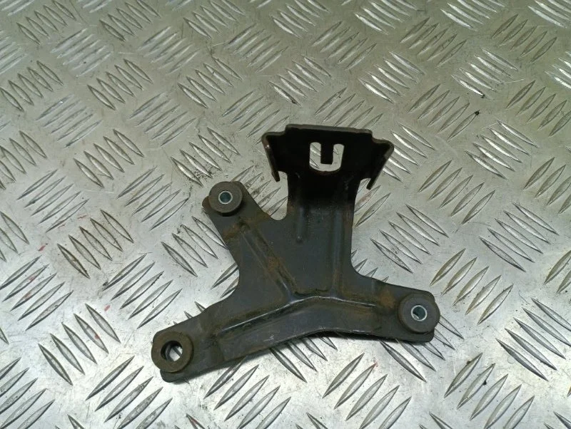 Кронштейн Toyota Land Cruiser 200 (2008-2021) 2013