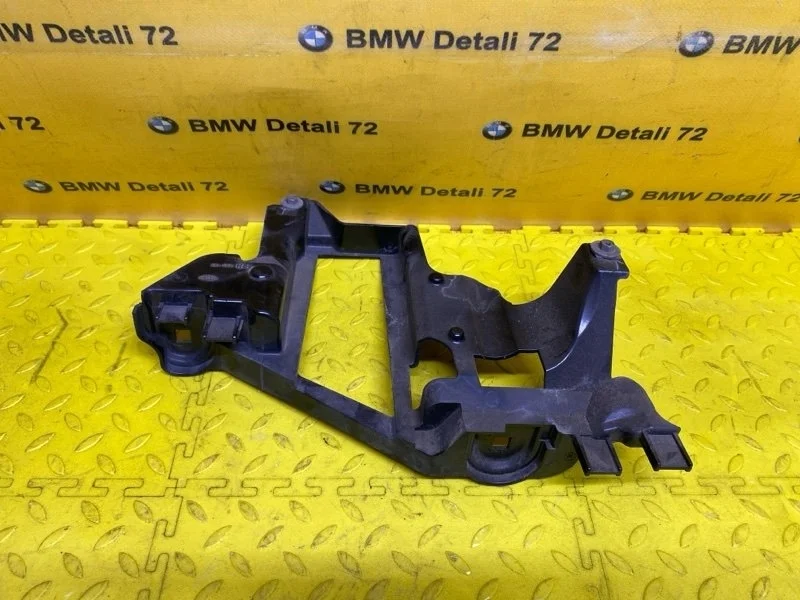 Кронштейн фары Bmw X5 2005 63126927798 E53 M54B30, передний правый