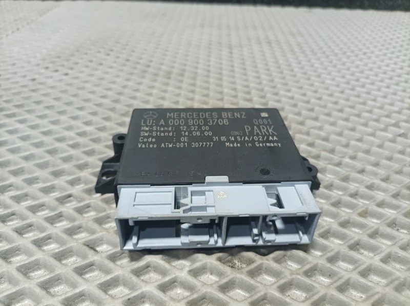 Блок управления парктрониками Mercedes-Benz E-Klasse 2014 A0009003706 W212 M274.920