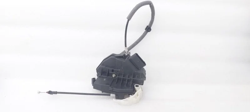 Замок двери Ford Focus 2013 CB8