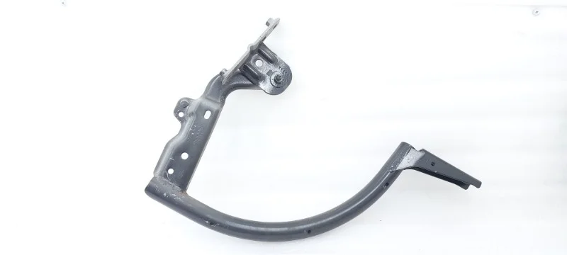 Петля крышки багажника Ford Focus 2013 CB8