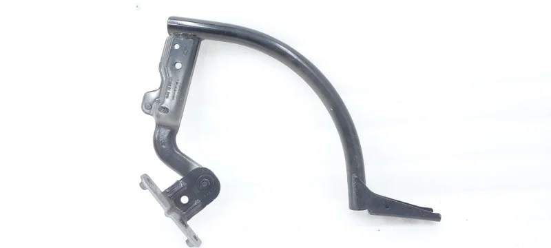 Петля крышки багажника Ford Focus 2013 CB8