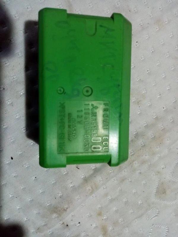 Блок реле Mitsubishi Lancer 9 2008 1106000030