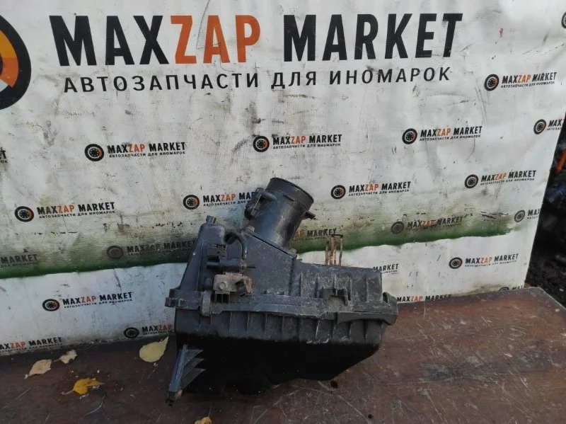 Корпус воздушного фильтра Mazda Mpv 2 1999-2006 AJ5113320 2.5