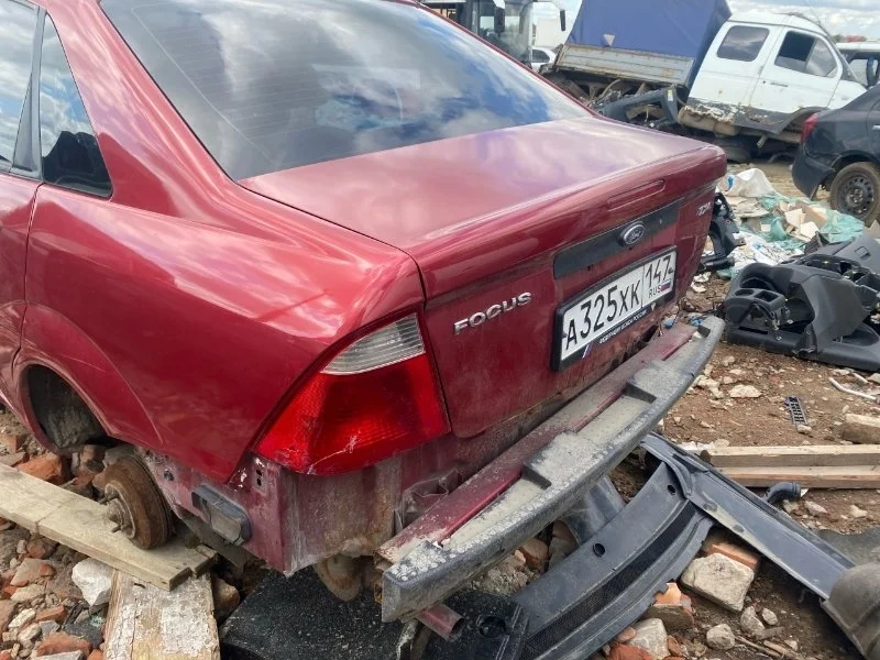 Багажник Ford Focus 1 Zx4 1998-2005 1372684 2.3, задний