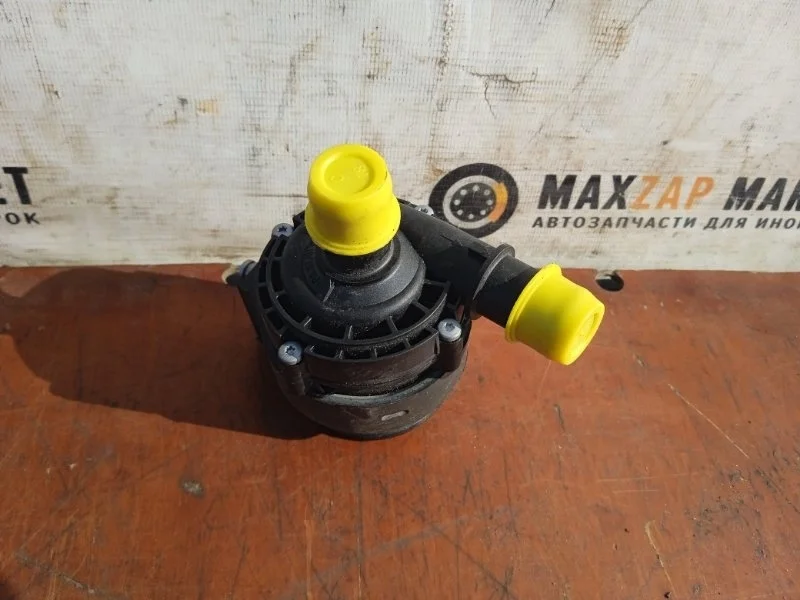 Насос (помпа) электрический Renault Megane 2 2002-2009 8200285950