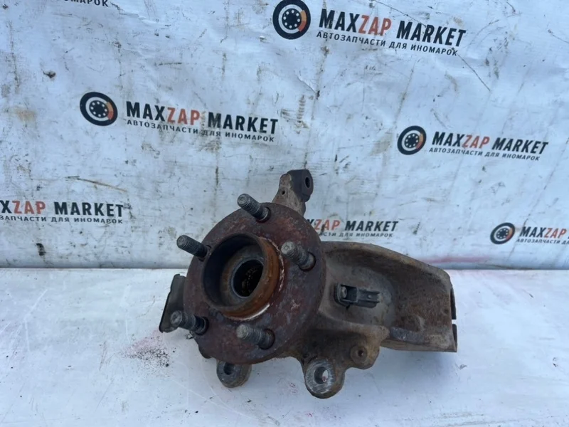 Кулак поворотный Ford Focus 2 2007 1471854 1.8, передний правый