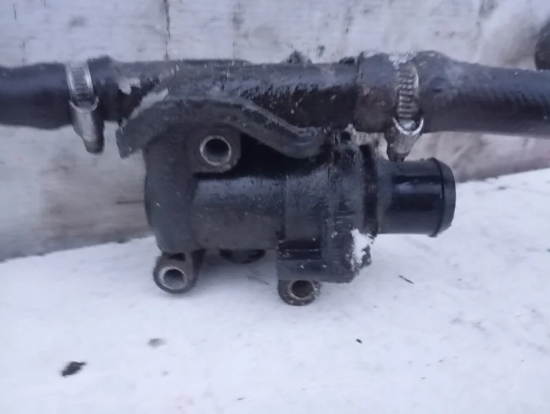 Корпус термостата Ford Focus 1 2001 1319480 2.0 ZETEC
