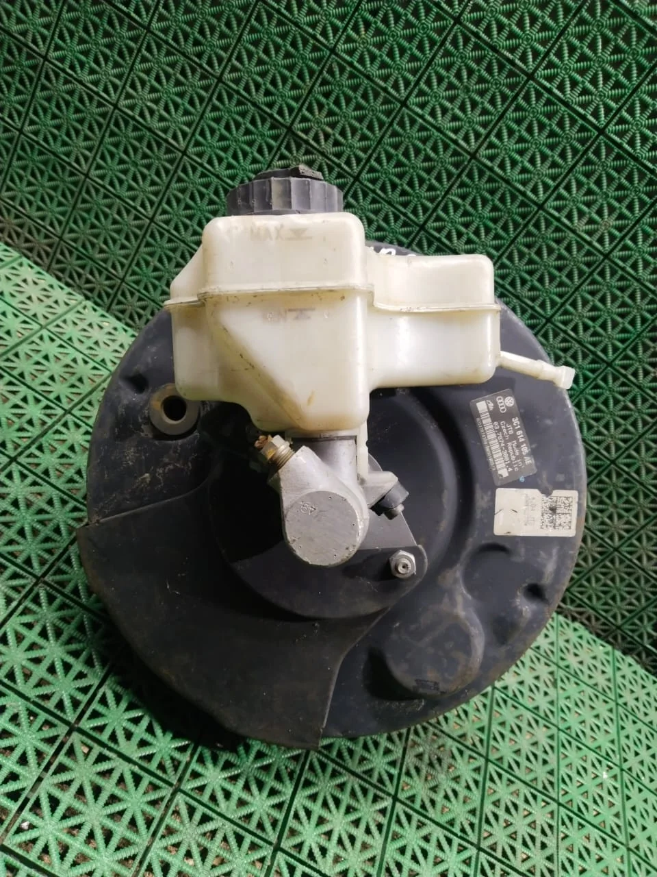 Вакуумник тормозной системы VOLKSWAGEN PASSAT B6/B7 2005- Б/У PASSAT B6(2005-2010);PASSAT B7(2011-2015);PASSAT CC(2009-2012)