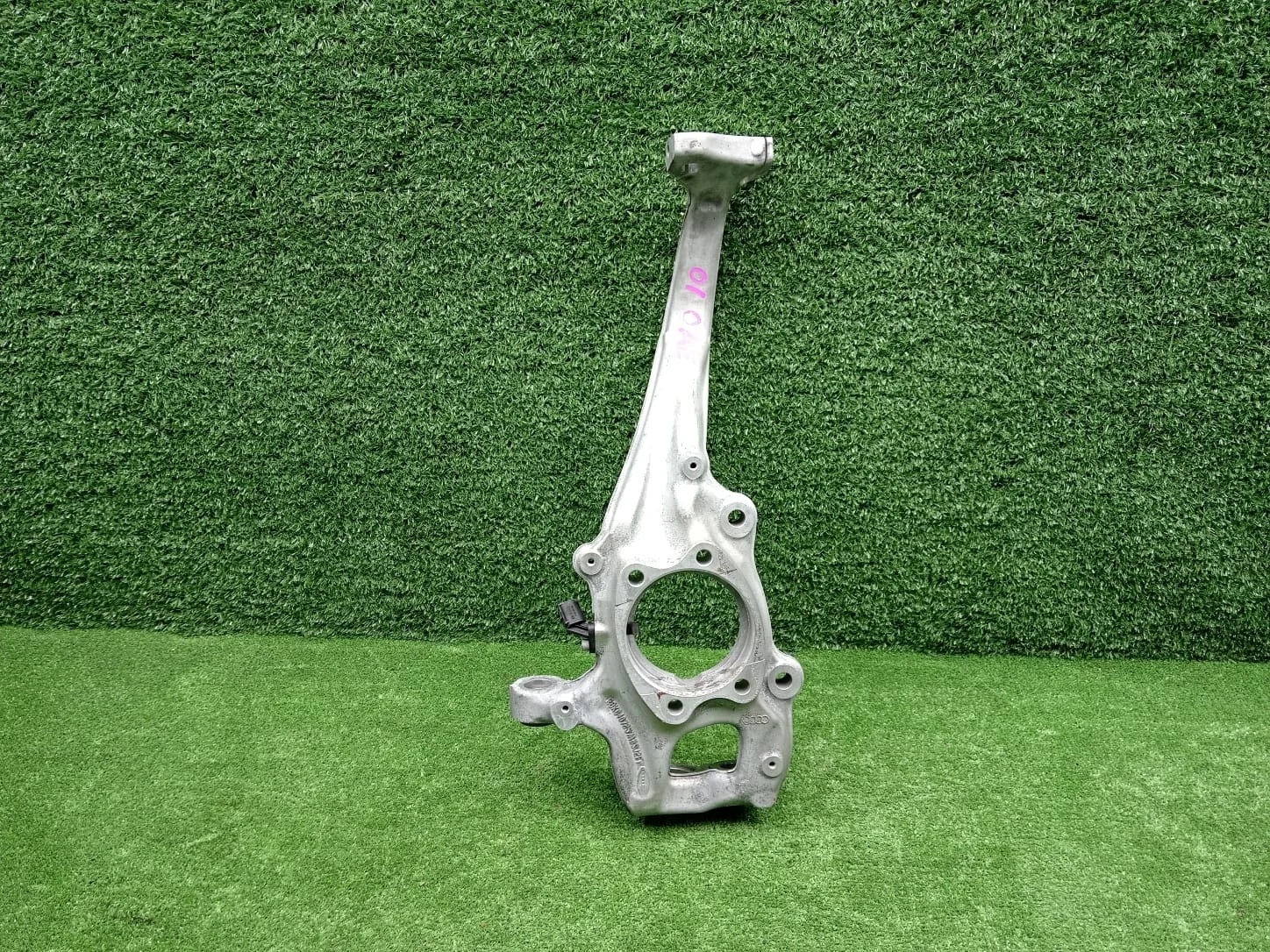 Кулак поворотный левый Audi A4 A5 A6 A7 Q5 Coba rest Audi A5 8T  CJEB 2WD  4G0407253B