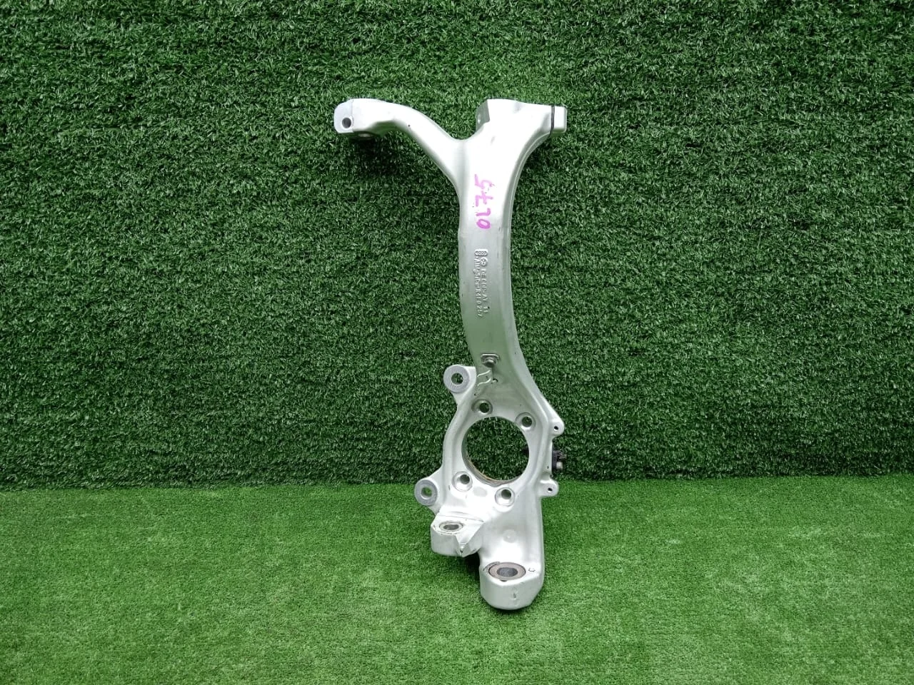 Кулак поворотный передний левый A6 C6 Audi A6 C6  CAJA 4WD  4F0407253G