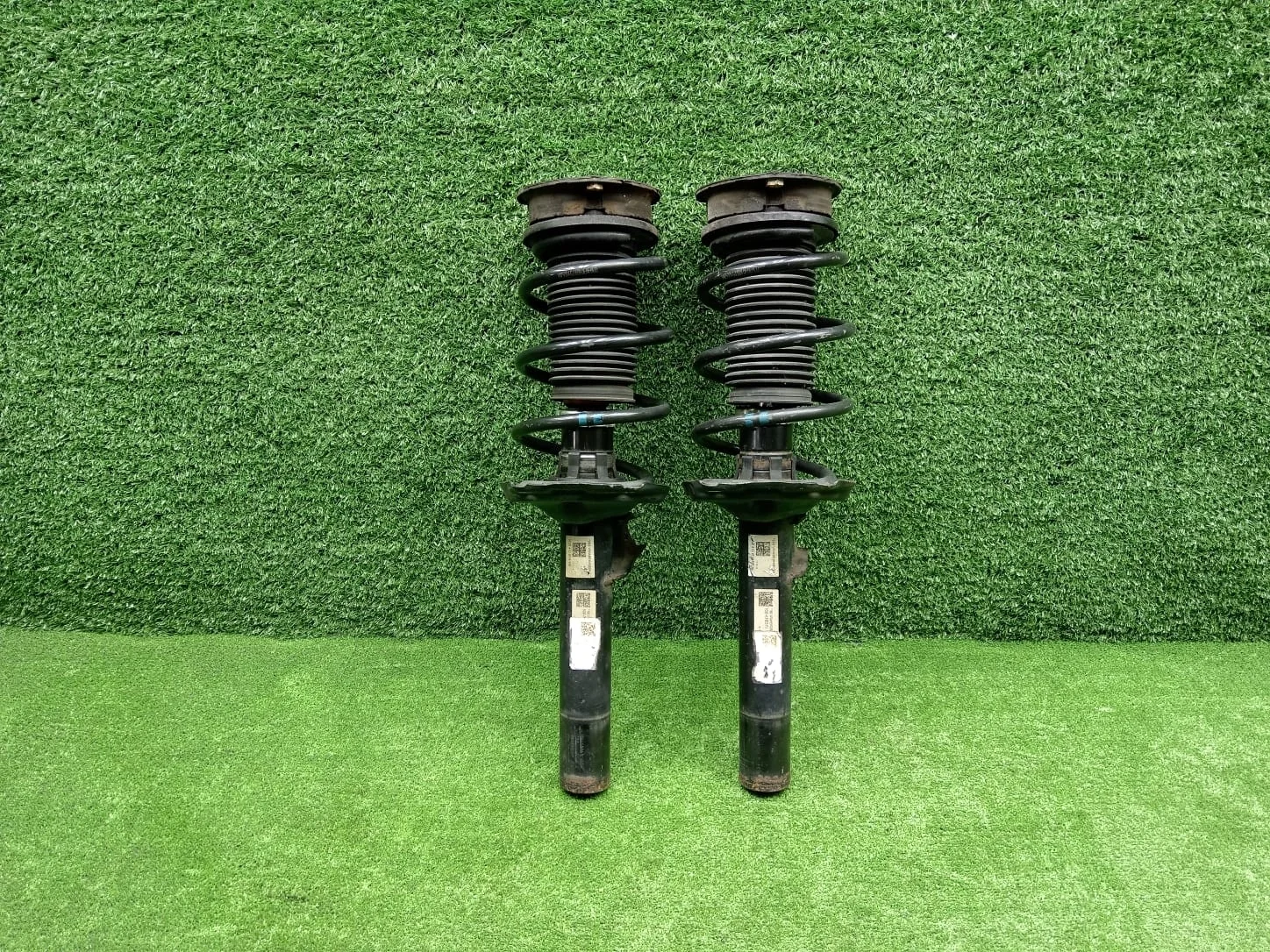 Стойки подвески передние комплект Volkswagen Golf Mk7  CJZA 2WD  5Q0413023FJ