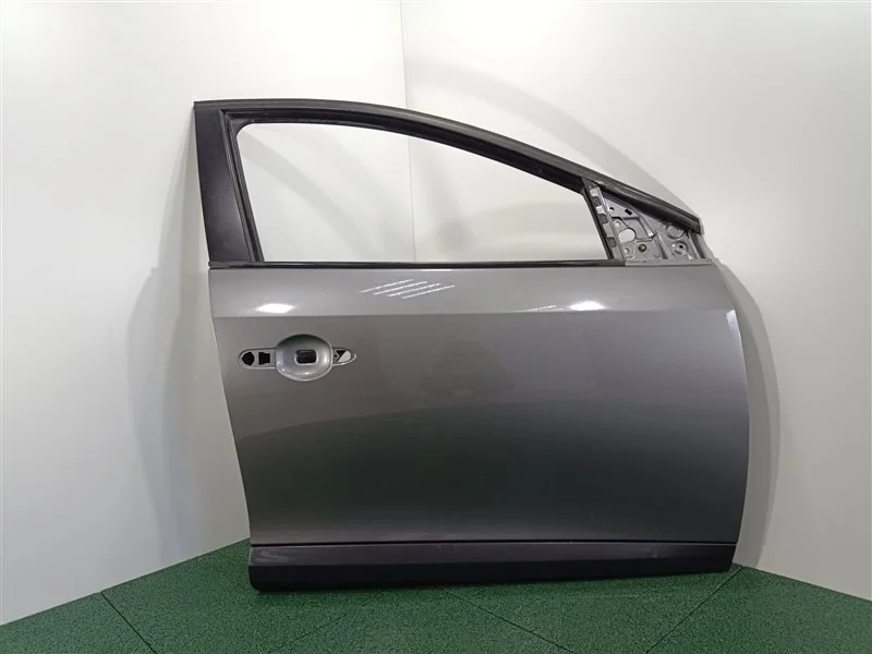 Дверь Renault Fluence 2012 801000321R K4M838, передняя правая