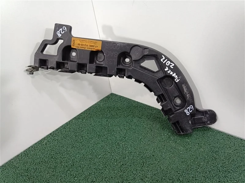 Кронштейн бампера Renault Fluence 2012 791820009R K4M838, задний правый