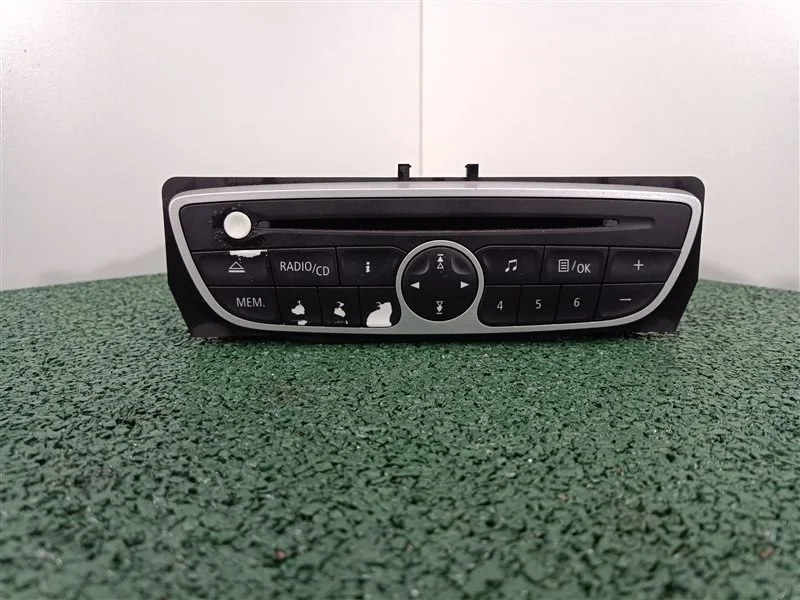 Штатная магнитола Renault Fluence 2012 281150030R K4M838