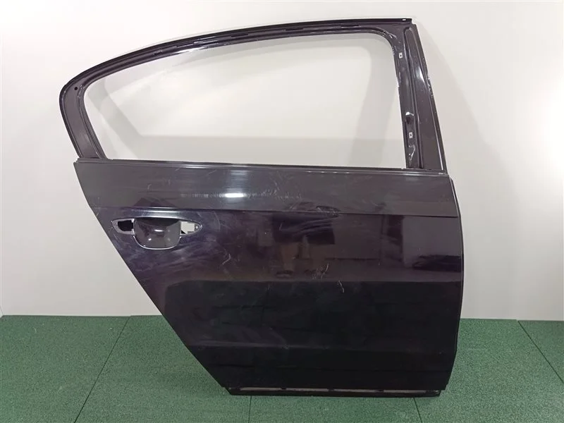 Дверь Vw Passat B7 2011 3AE833056, задняя правая