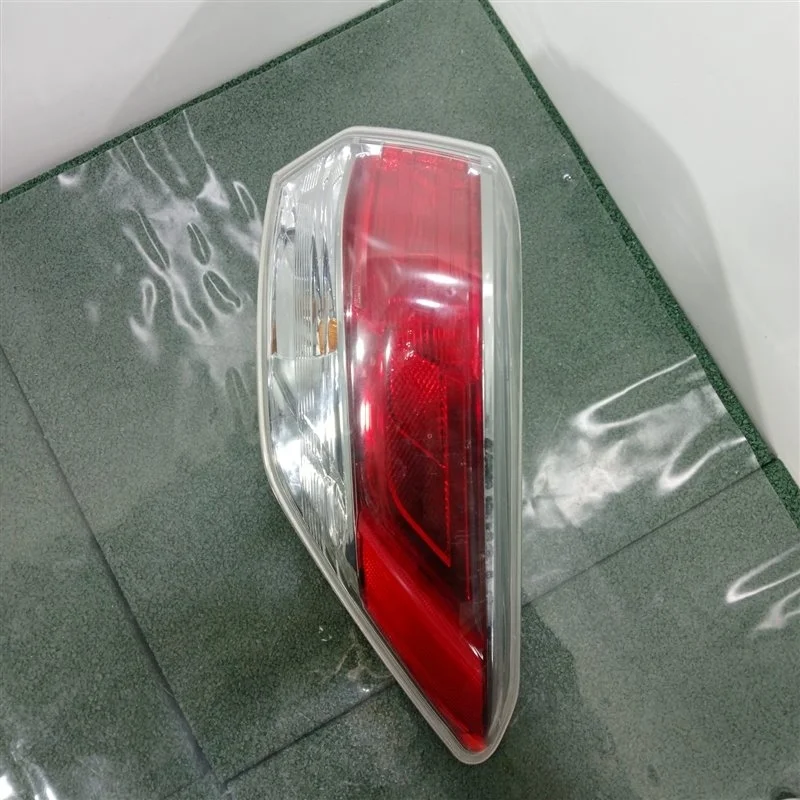 Фонарь Toyota Highlander 2013 815500E170 ASU50 2GRFE, задний правый