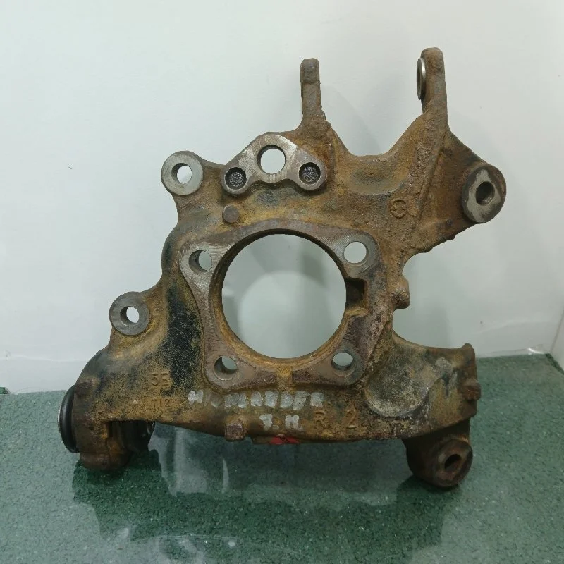 Кулак поворотный Toyota Highlander 2013 423040E020 ASU50 2GRFE, задний правый