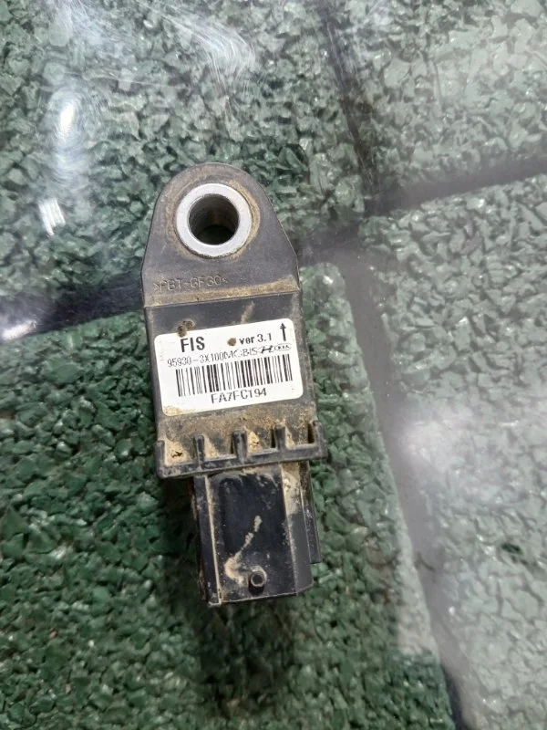 Датчик AirBag Hyundai I30 2012 959303X100 GD G4FG