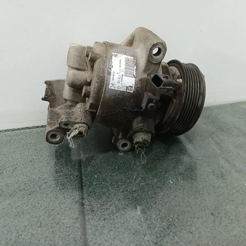 Компрессор кондиционера Renault Duster 2017 926005154R K9K856