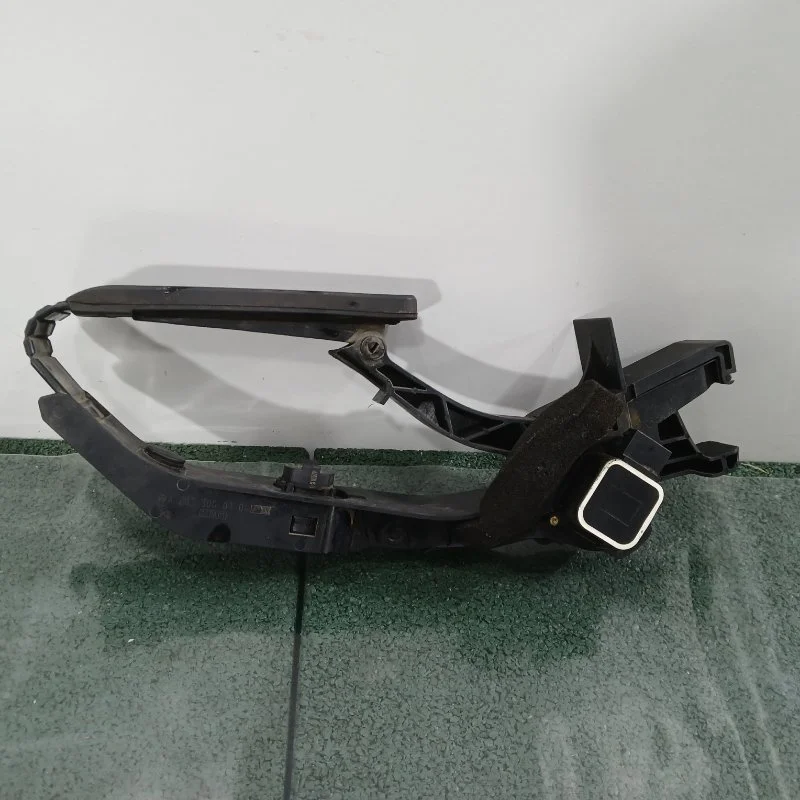 Педаль газа Mercedes-Benz C 2001 A2033000104 W203 M111.951