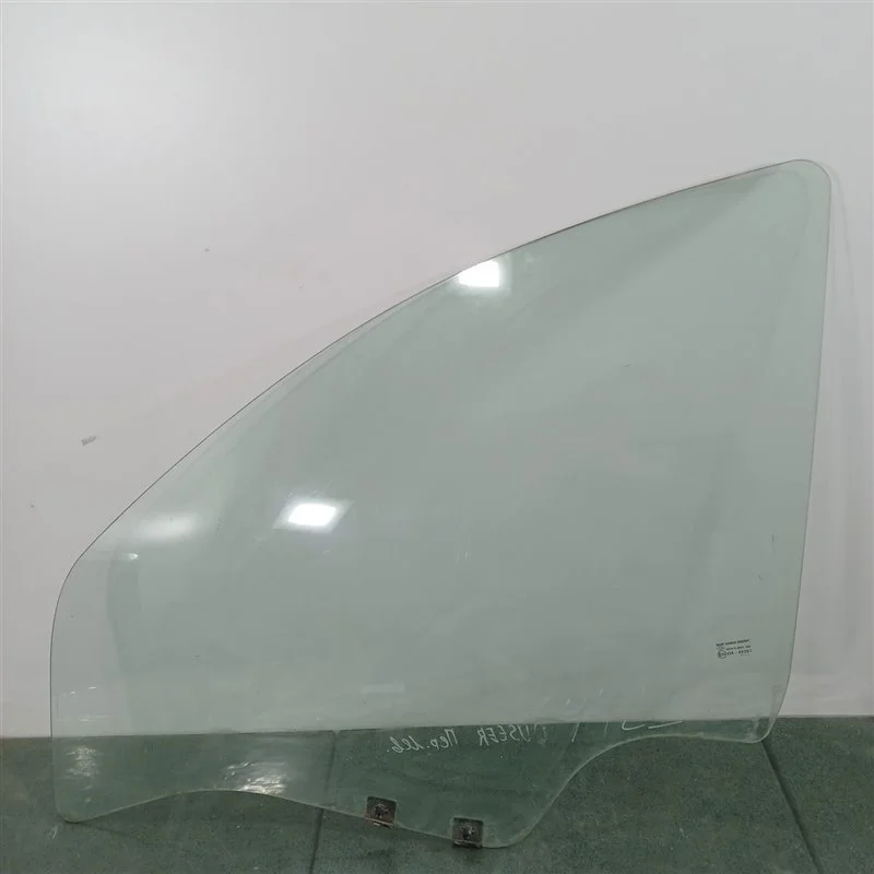 Стекло двери Renault Duster 2017 8200733023 K9K856, переднее левое