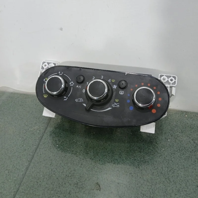 Блок управления климатом Renault Logan Stepway 2020 275101698R H4M429