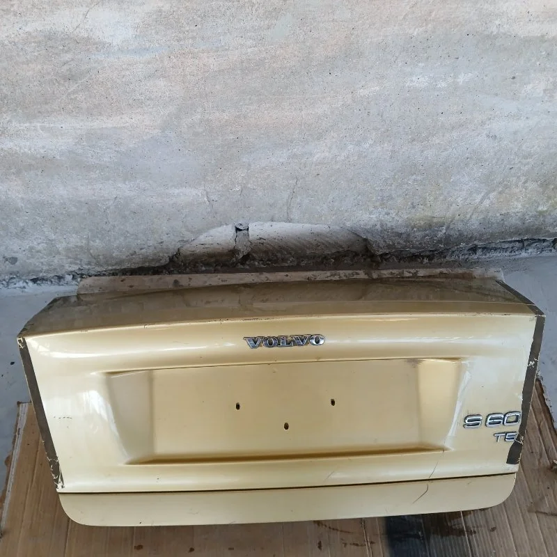 Крышка багажника Volvo S60 30796481