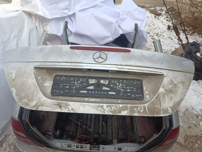 Крышка багажника Mercedes-Benz E-Class 2005 A2117500075 W211 OM642.920