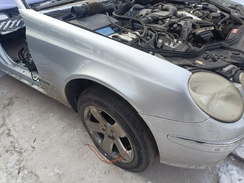 Крыло Mercedes-Benz E-Class 2005 A2118801418 W211 OM642.920, переднее правое