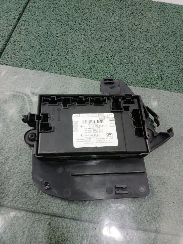Блок комфорта Mercedes-Benz S 2006 A2219000901 W221 M273.961, передний левый