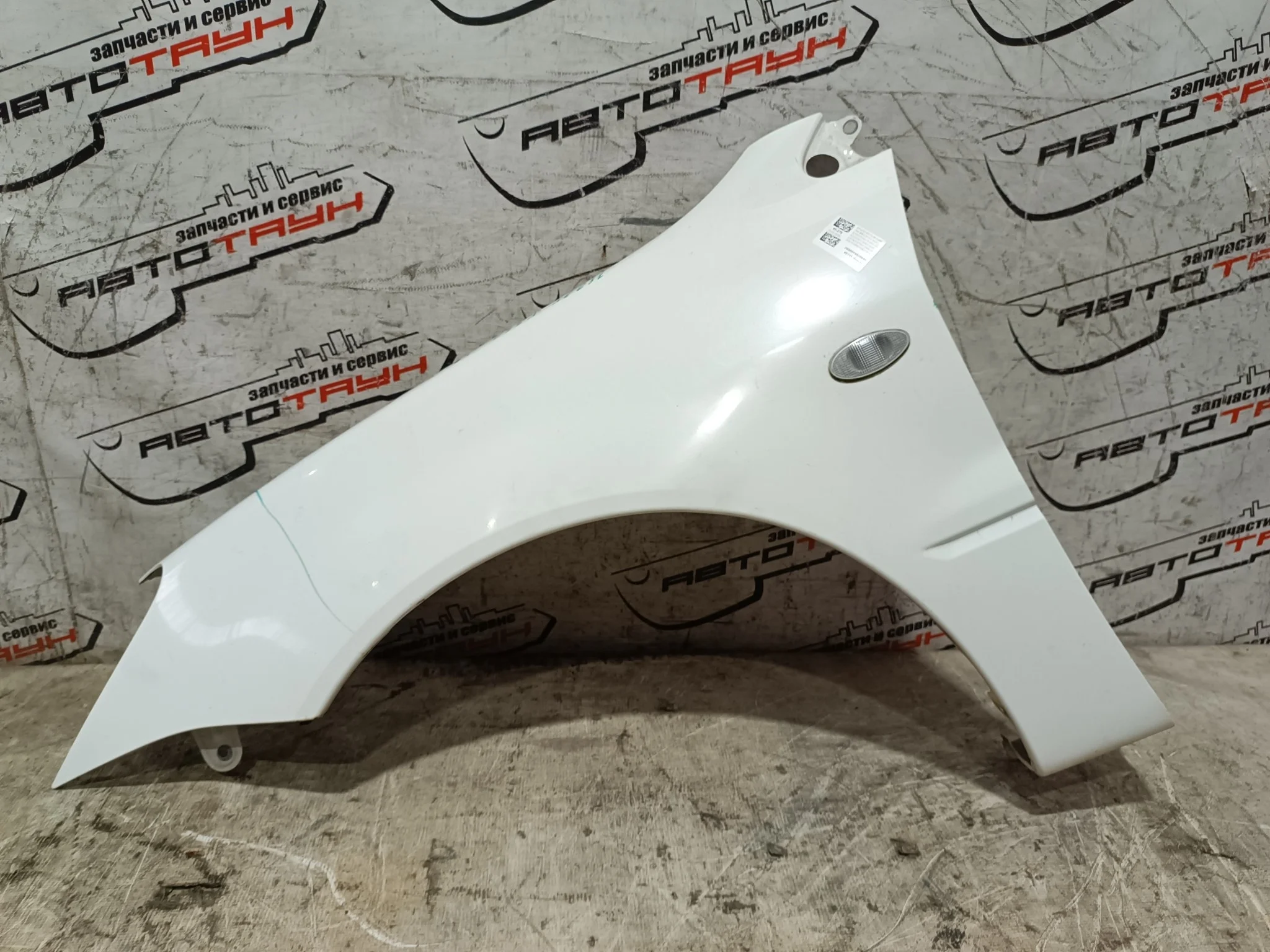 КРЫЛО MITSUBISHI LANCER CS1A CS2A CS2W CS3A CS3W CS5A CS5W CS6A CS6W CS7A CS7W CS9W 5220A733 MN150623 ПЕРЕДНЕЕ ЛЕВОЕ белый, W37 XE231