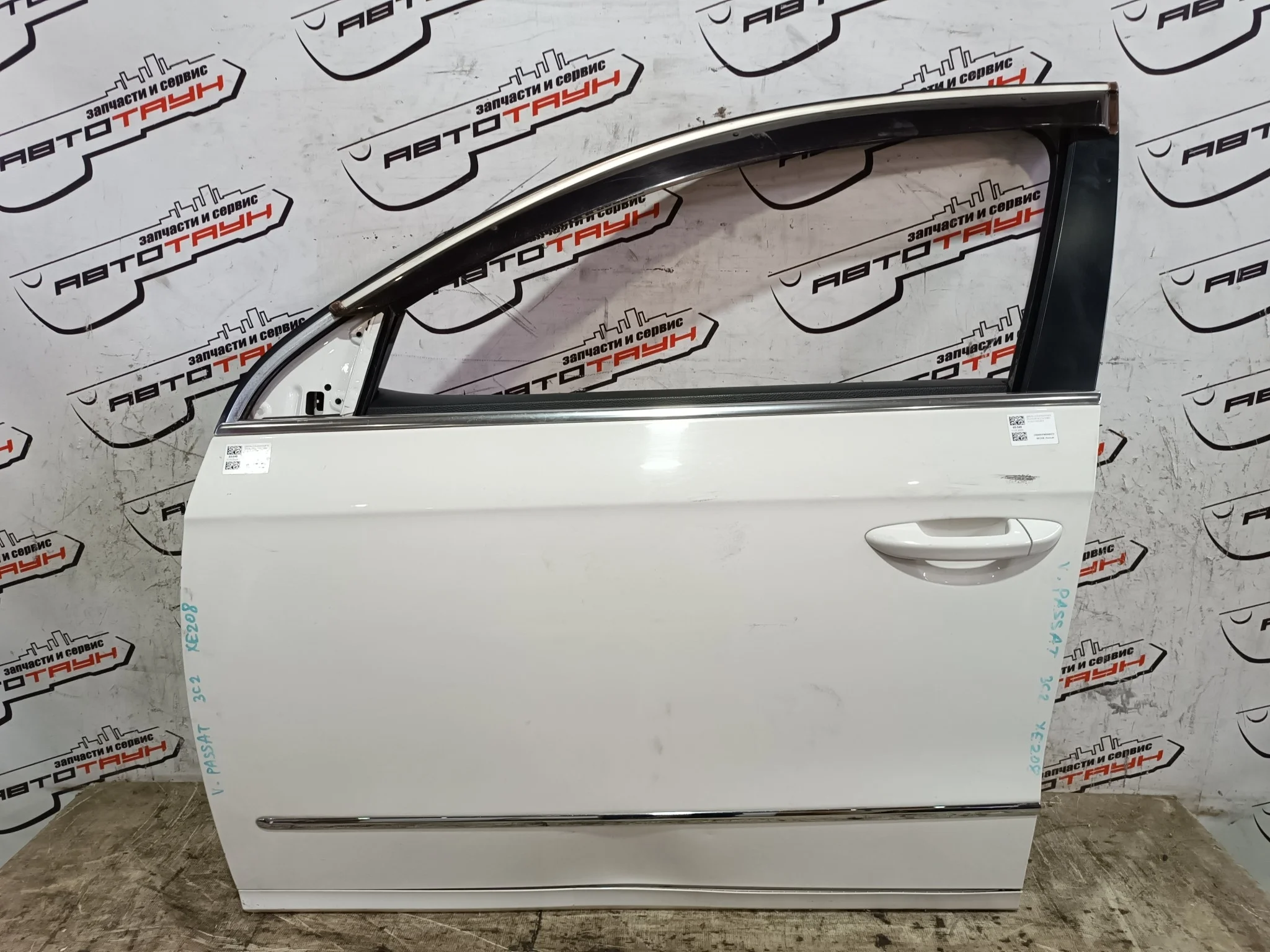 ДВЕРЬ VOLKSWAGEN PASSAT 3C2 3C5 B6 3C4831055J ПЕРЕДНЯЯ ЛЕВАЯ белый, LB9A XE208