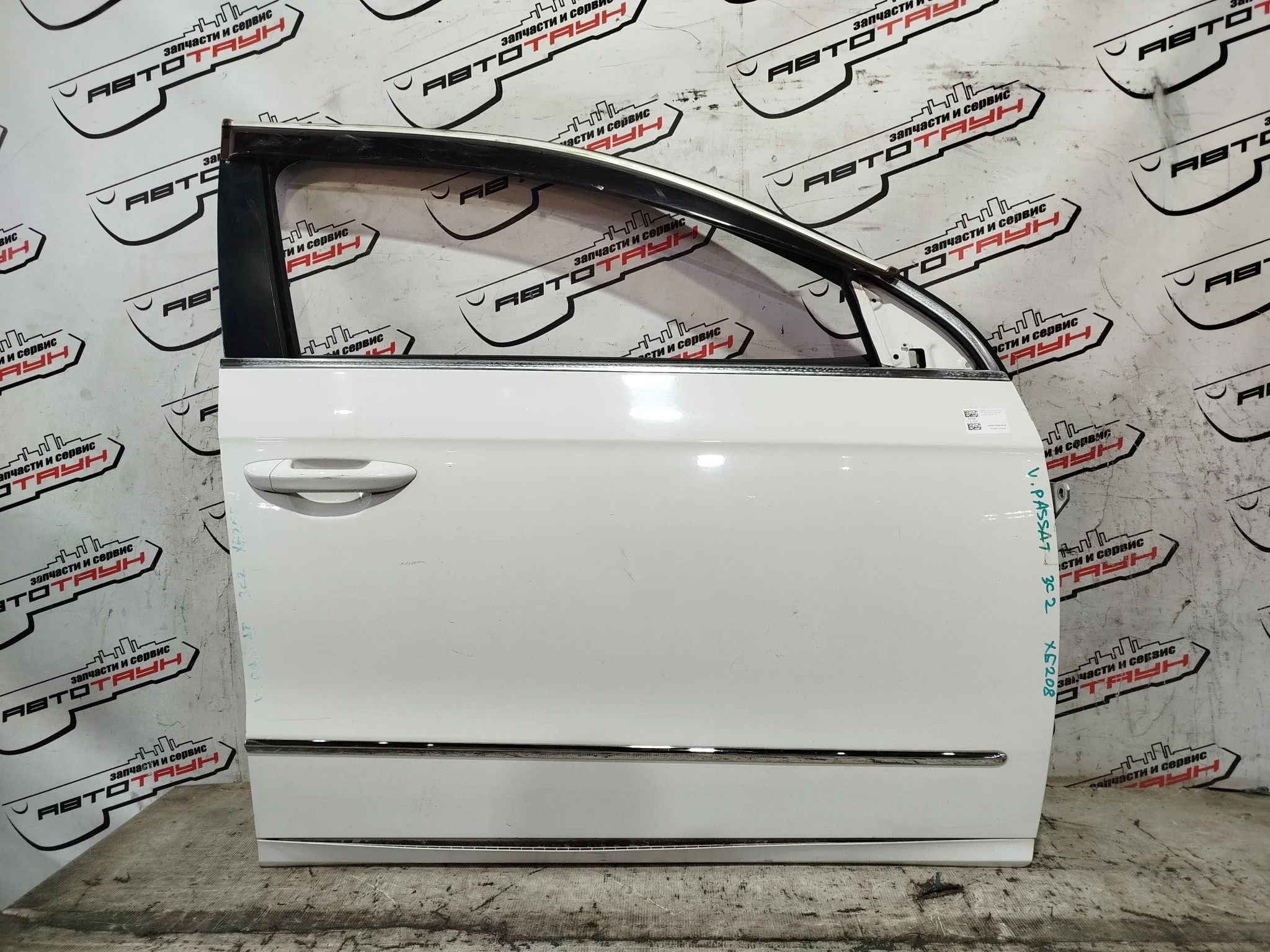 ДВЕРЬ VOLKSWAGEN PASSAT 3C2 3C5 B6 3C4831056J ПЕРЕДНЯЯ ПРАВАЯ белый, LB9A XE208