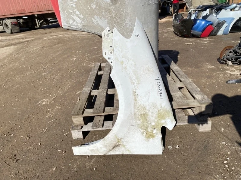 Крыло Volkswagen Touran 1T0821021B 1, переднее левое