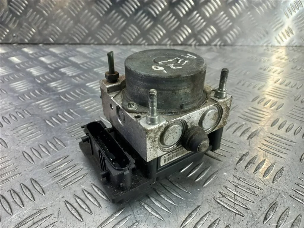 Блок ABS NISSAN Note E11 2005-2009