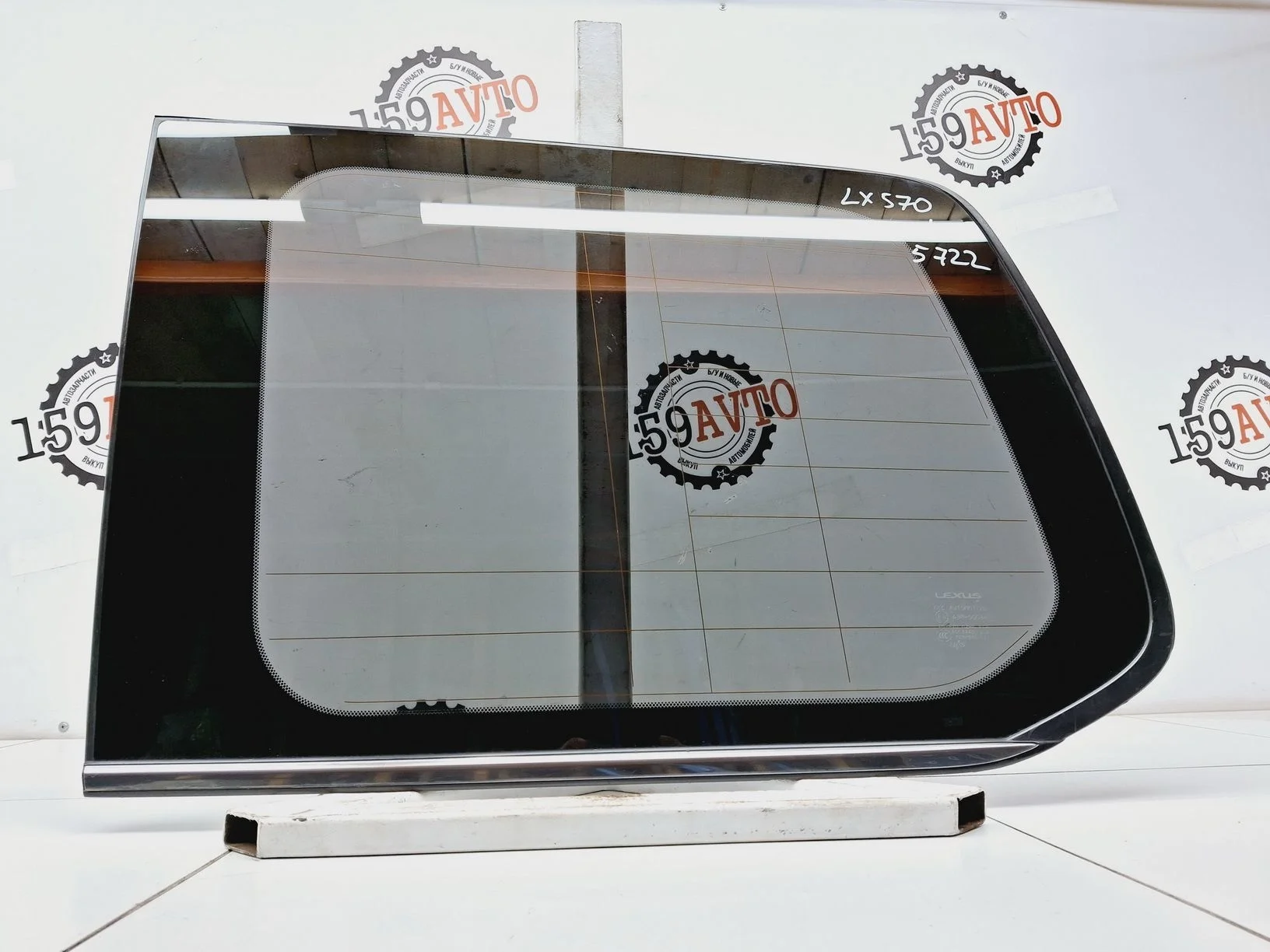 стекло кузовное глухое Lexus LX 450d/570 2007-2021