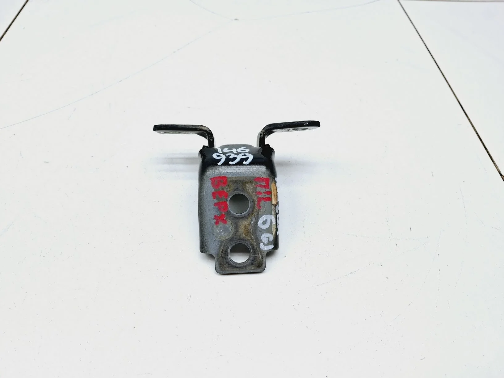 петля двери Mazda Mazda 6 (GJ) 2012-2016