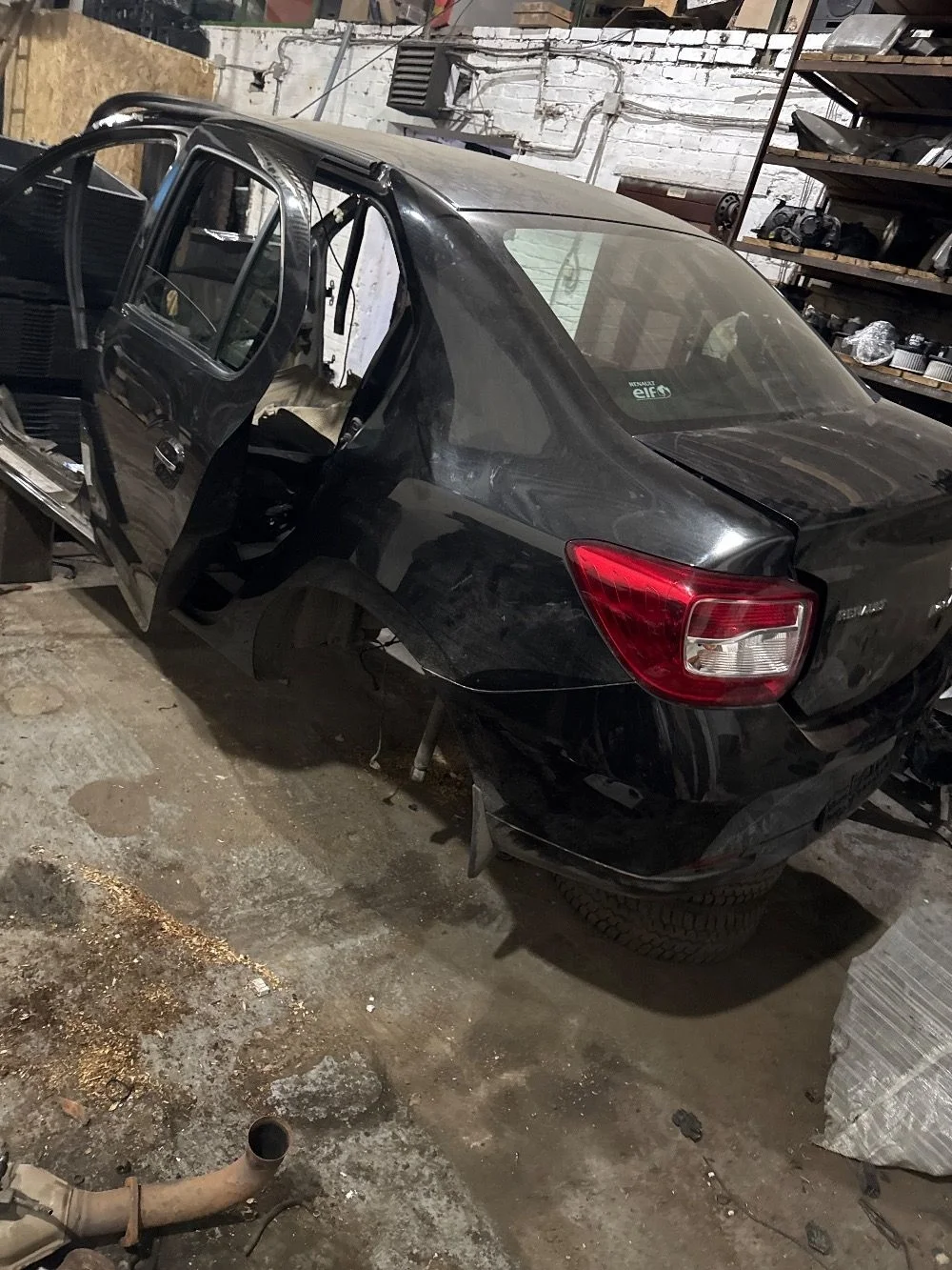 Автомобиль на запчасти Renault Logan II (2012—2018)