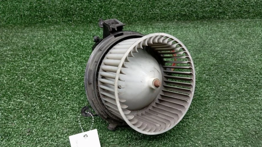 мотор печки Mercedes-Benz 651924,272988,651912,276952 W212,A207,X204,C218 Mercedes-Benz E-Class,Glk-Class,Cls-Class 651924,272988,651912,276952 W212,A207,X204,C218 9409653,V7771001,A2128200708
