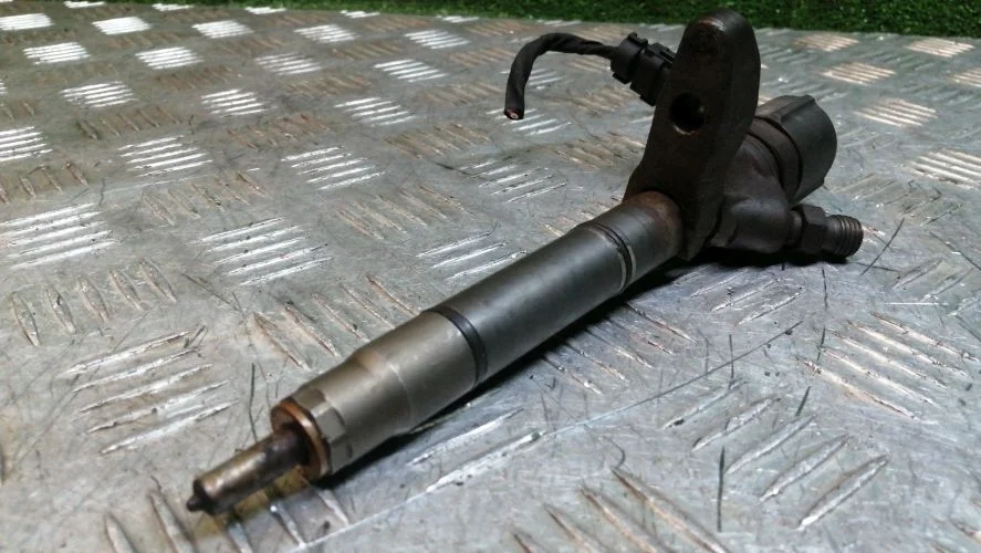 форсунка дизельная Kia,Hyundai D4FB JD Kia,Hyundai Ceed,Accent,Getz,I30,Cerato,Elantra D4FB JD 338002A400