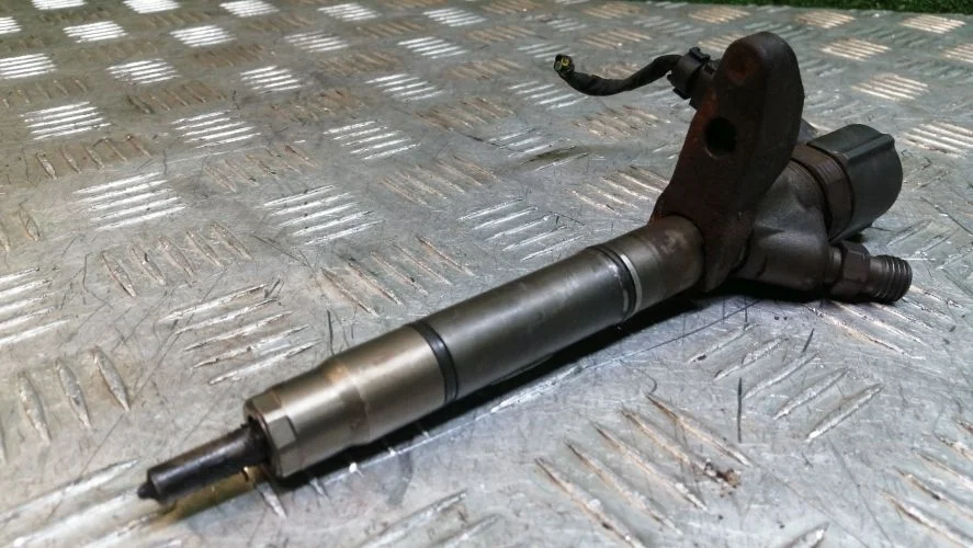 форсунка дизельная Kia,Hyundai D4FB JD Kia,Hyundai Ceed,Accent,Getz,I30,Cerato,Elantra D4FB JD 338002A400